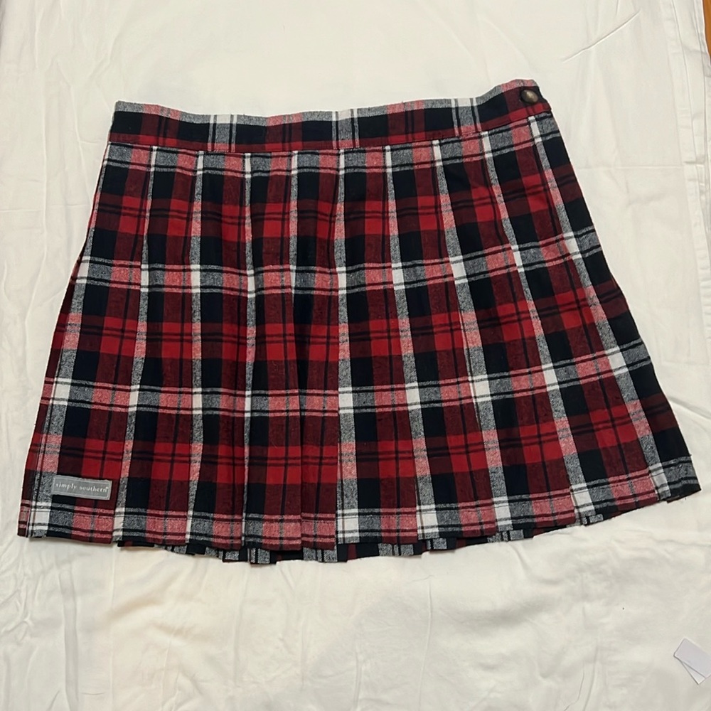 Simply Southern size 10 plaid pleated skirt.